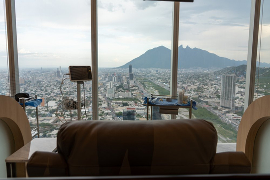 Slider image (4) Aura Regenerative Center